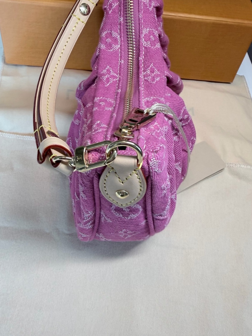Louis Vuitton Monogram Denim Pochette Valley Fuchsia Pink - Picture 9 of 9